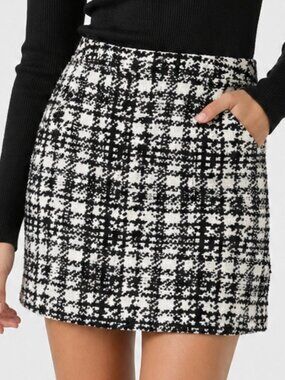 ANN TAYLOR Graphic Print Black White Mini Skirt 6 Petite